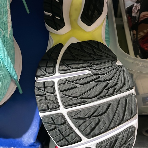 New with tags Womans wave rider wave knit running sneakers size 7 - Picture 2 of 4